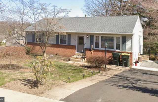 303 OVERLOOK Avenue