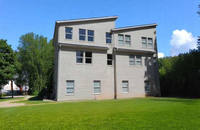 Photo of 615 E Word Street