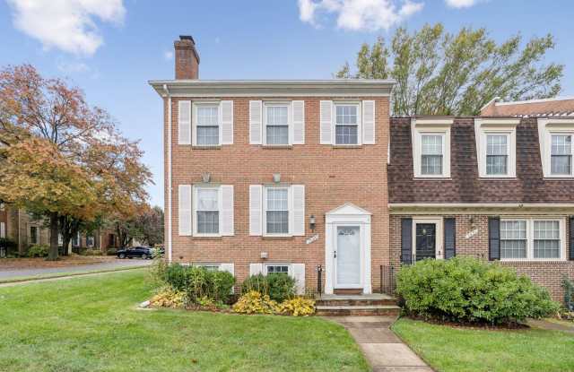 Photo of Beautifully maintained townhome on a quiet cul-de-sac in Springfield!