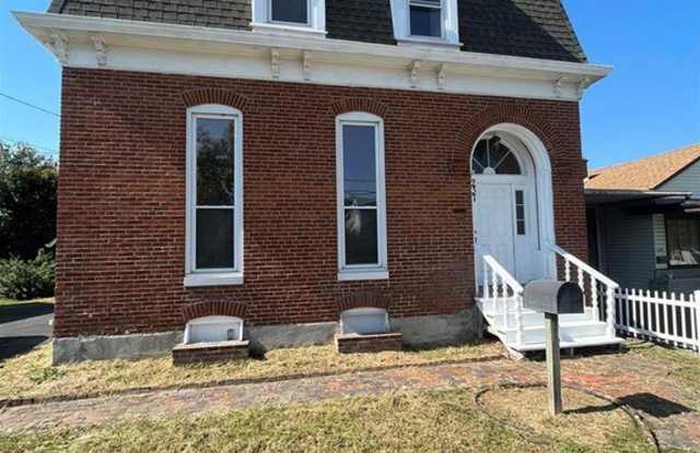 Photo of 237 N Clinton Street