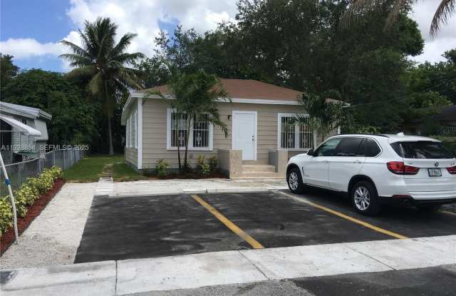 Photo of 32 NE 169th St