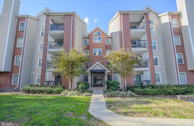 3307 WYNDHAM Circle unit: 2164