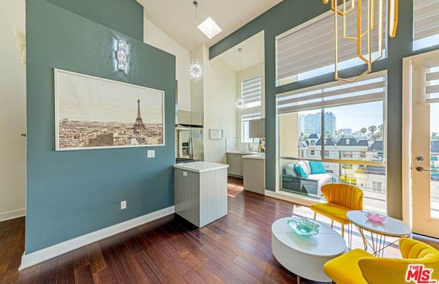 600 S Ridgeley Dr unit: Ph 1