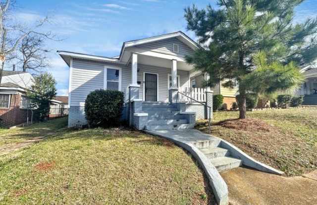 Photo of 1711 Center Way South