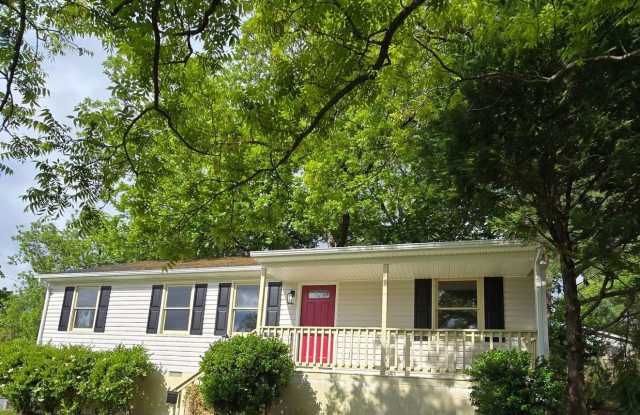 NEWLY REMODELED 3 bedroom house in Colonial Heights