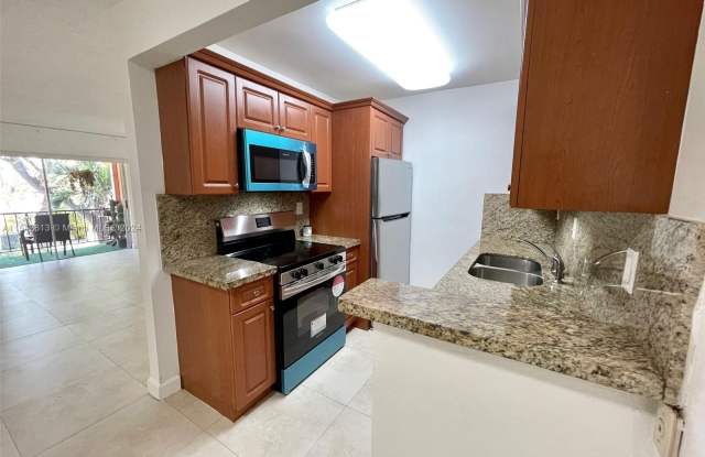 7101 Miami Lakes Dr - 7101 Miami Lakes Drive, Miami Lakes, FL 33014