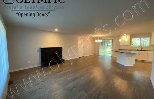 1422 Gemini St SE