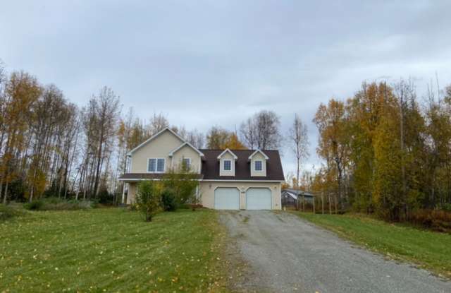 Fantastic 5 bedroom, 2.5 bath with an oversized 2 car garage, home on a private Acre, for rent across from Seymore Lake!