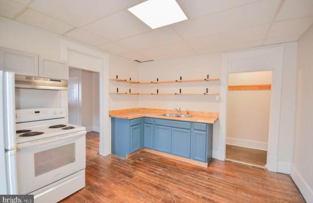 Photo of 117 E MARTIN Street unit: 3