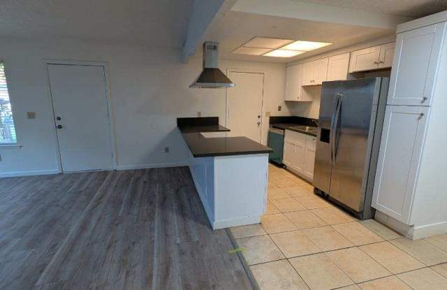 4000 Renick Way - 4000