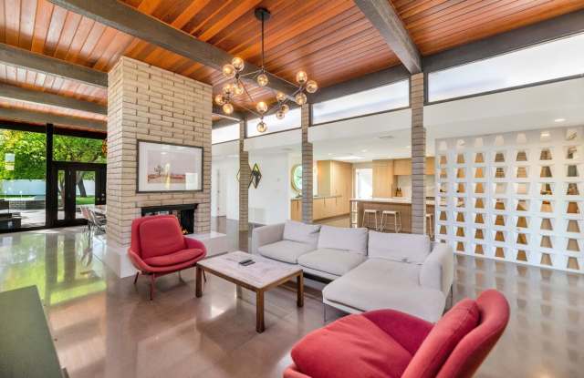 3335 N Rose Circle Dr Phoenix, AZ 85018