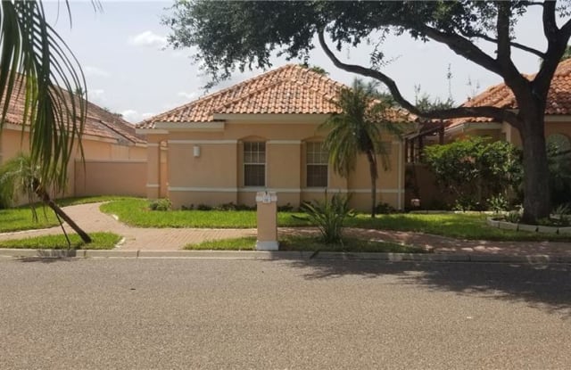 132 E Yucca Avenue - 132 East Yucca Avenue, McAllen, TX 78504