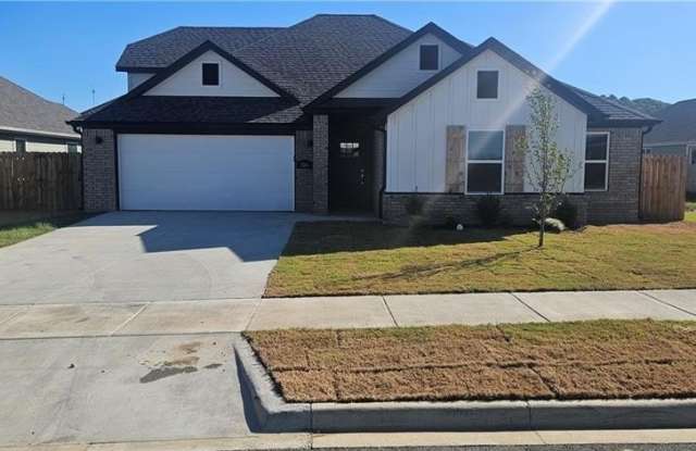 Photo of 516  S Benchmark  LN