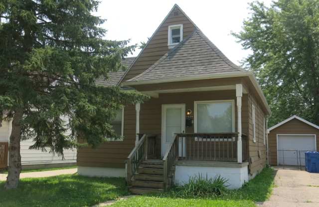 14300 Knox 2bed/1bath with porch off the back and garage located in Warren photos photos