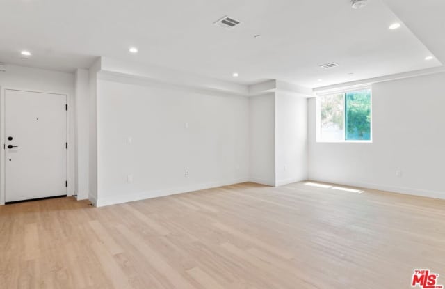 132 Rosemont Ave unit: 103