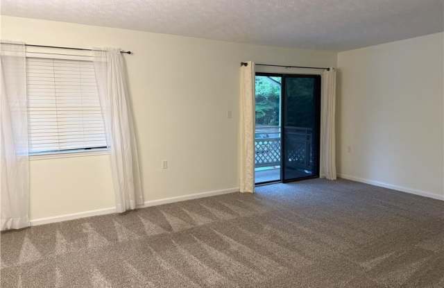 475 Mount Vernon Highway NE unit: 223C