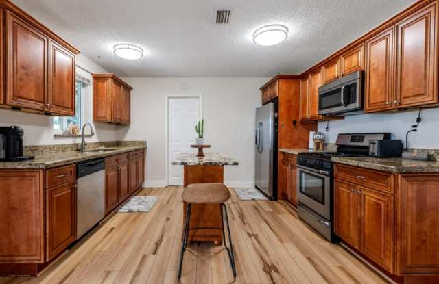 4317 Applecrest Drive, Palm Beach Gardens, FL 33410
