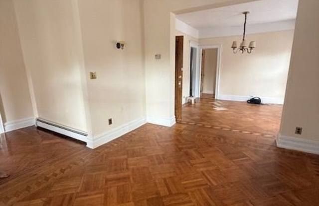 1587 East 18th Street