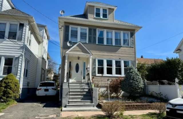 Photo of 70 Elliot St