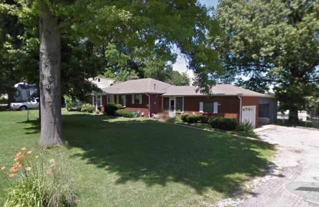 505 West RANDLE Street - 505 West Randle Street, Lebanon, IL 62254