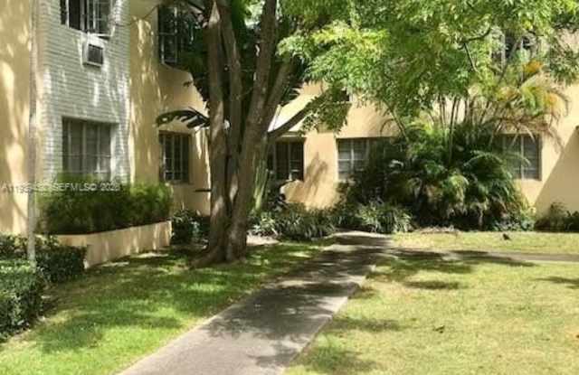 1014 E Ponce De Leon Blvd