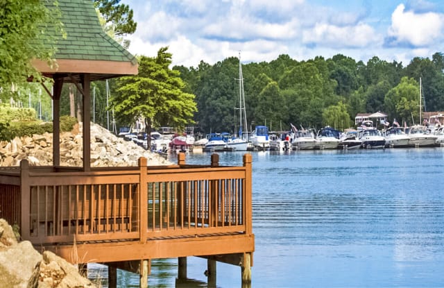 Photo of Sailpointe at Lake Norman Apartment Homes