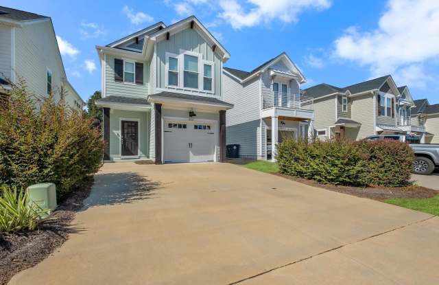 Photo of 458 Grand Oaks Road