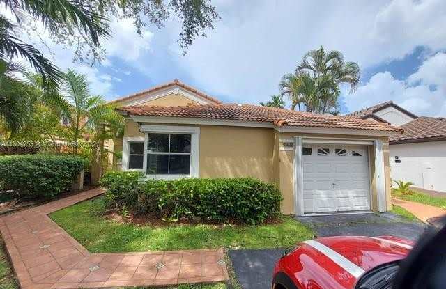 11787 SW 90th Ter - 11787 Southwest 90th Terrace, Kendall, FL 33186