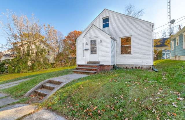 Single-Family House with 2BR and 1BA