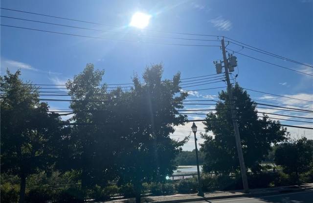 100 Lake Road unit: 8