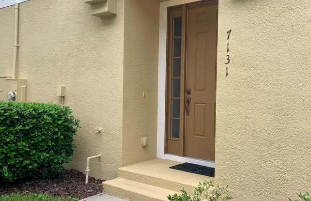 Photo of Spacious 2 bedroom/2 bath Condo with 1 car garage in Harmony for Rent