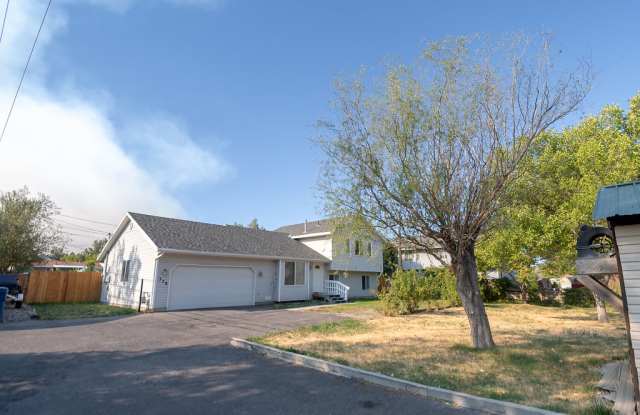 338 E 700 N - 338 East 700 North Street, Spanish Fork, UT 84660