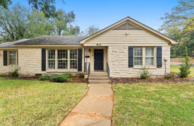 Photo of 901 N Azalea Dr