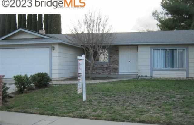 132 Regent Drive - 132 Regent Drive, Pittsburg, CA 94565