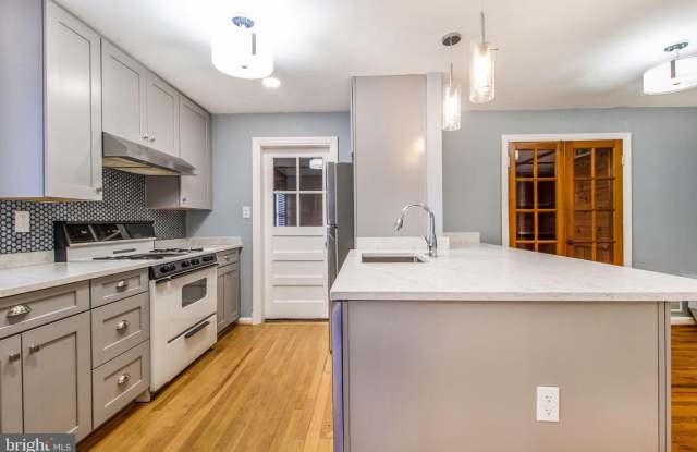 3538 N SOMERSET Street