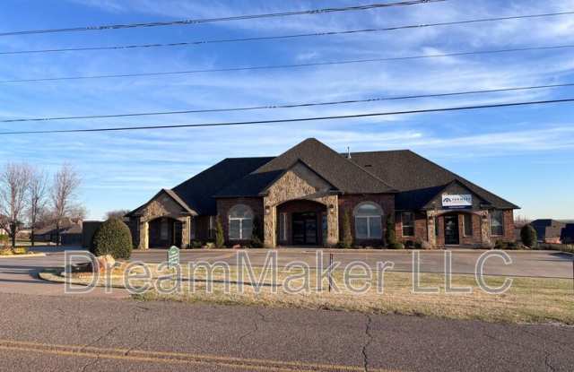 2815 SE 44th Street