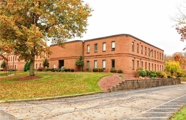 2550 Boyce Plaza Rd #204