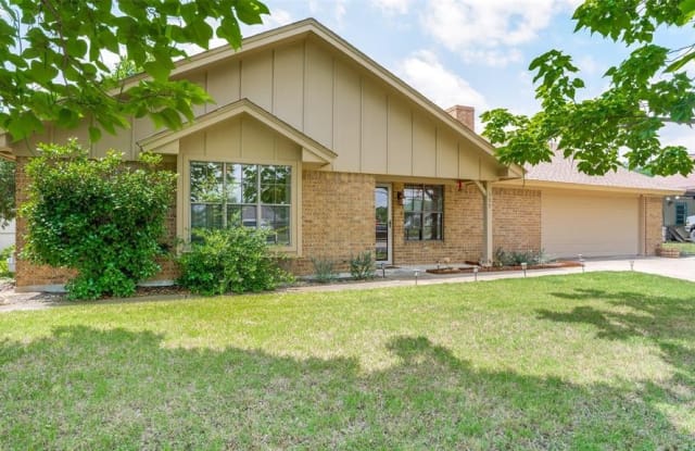 309 W 5th Street - 309 West 5th Street, Justin, TX 76247