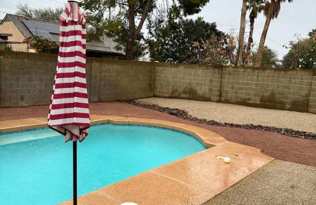 Unique 3 bedroom / 3 bathroom with Private Pool