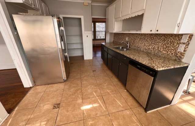 207 South Laurel Street