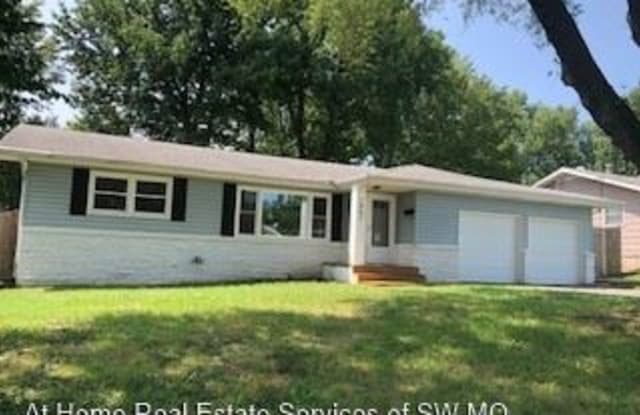 1947 S Linden Ave - 1947 South Linden Avenue, Springfield, MO 65804