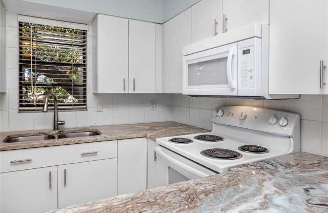 Photo of 1303 S MOODY AVENUE