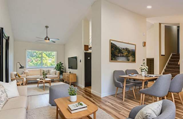 Photo of Charming 4 Bedroom 2.5 Bath in Lakewood!