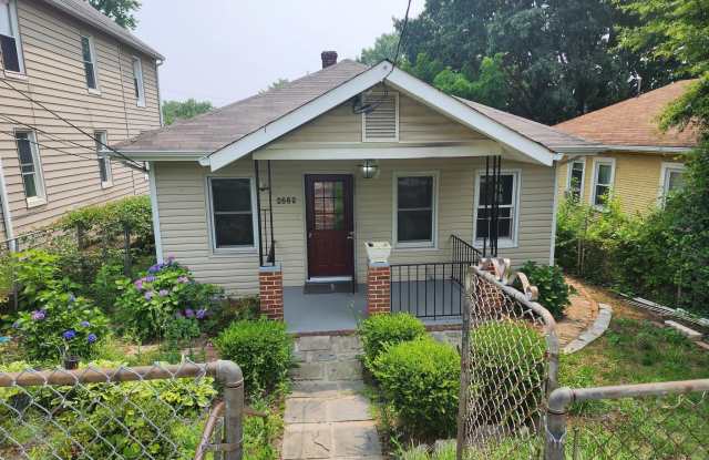 Photo of 4229 EADS Street NE