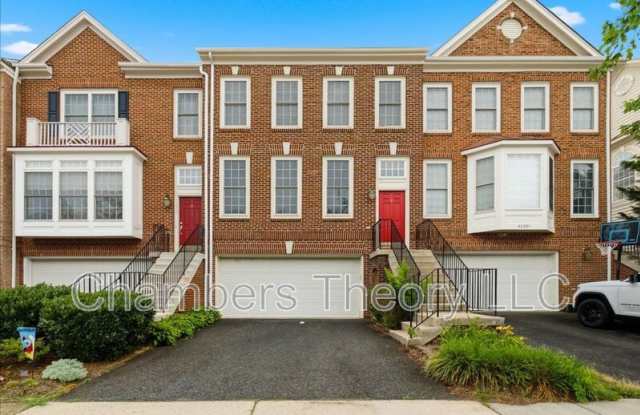 42693 Rolling Rock Sq