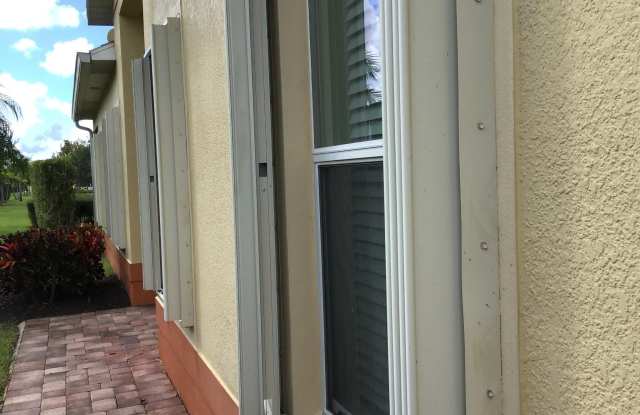 6008 Van Ness Drive E