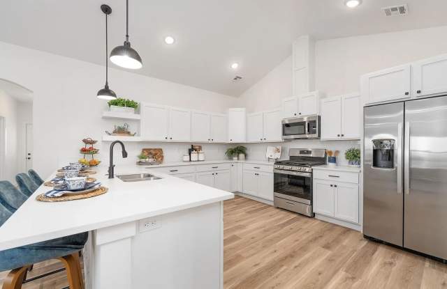 3 Bedroom 2 Bathroom New Construction Villa in Goddard, KS!