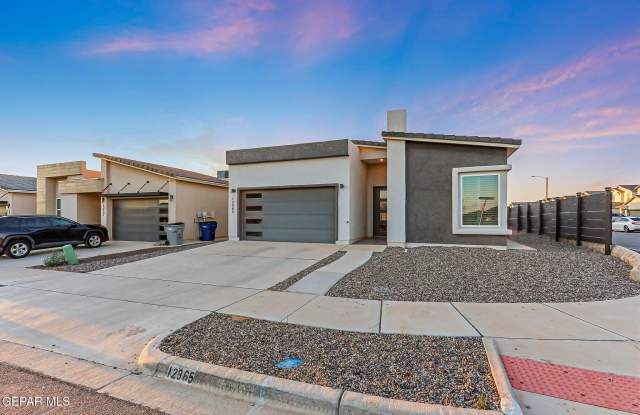 12365 Desert Pine Avenue