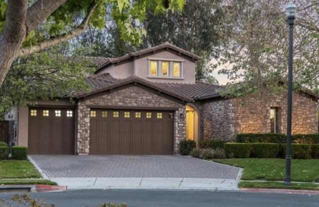 Photo of 965 Sophie Court