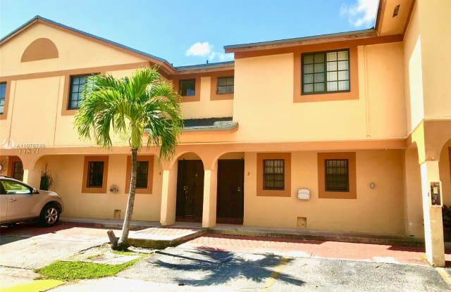 11821 SW 18th St - 11821 SW 18th St, Tamiami, FL 33175